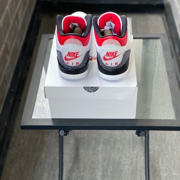Jordan 3 Retro SE Fire Red Denim - Picture 3 of 5